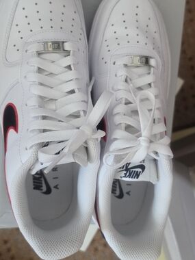 Nike WMNS Air Force 1 '07 REC White with Black & University Red Accents Sz 9